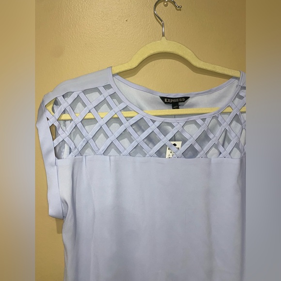 NEW WITH TAGS* Express size medium lavender blouse - Picture 3 of 6